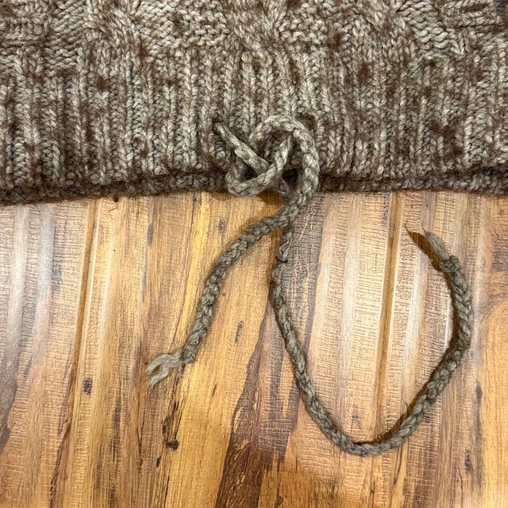 American Eagle Outfitters hooded sweater - Picture 6 of 6